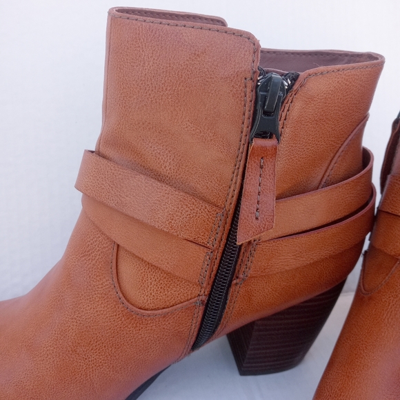 American Eagle Faryl Robin Strappy Boots - Picture 4 of 6